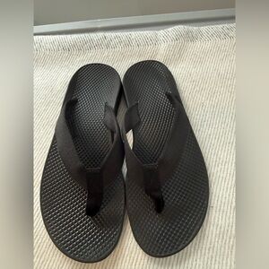 Chaco sandals. Black Women’s size 8.